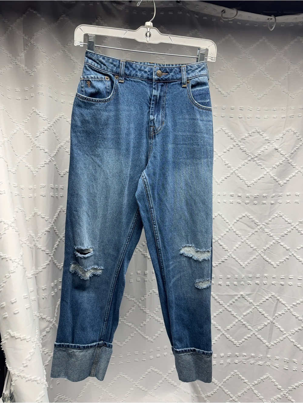 FRYE Women's Distressed
Cuffed High Rise Mom Jeans
Size 27